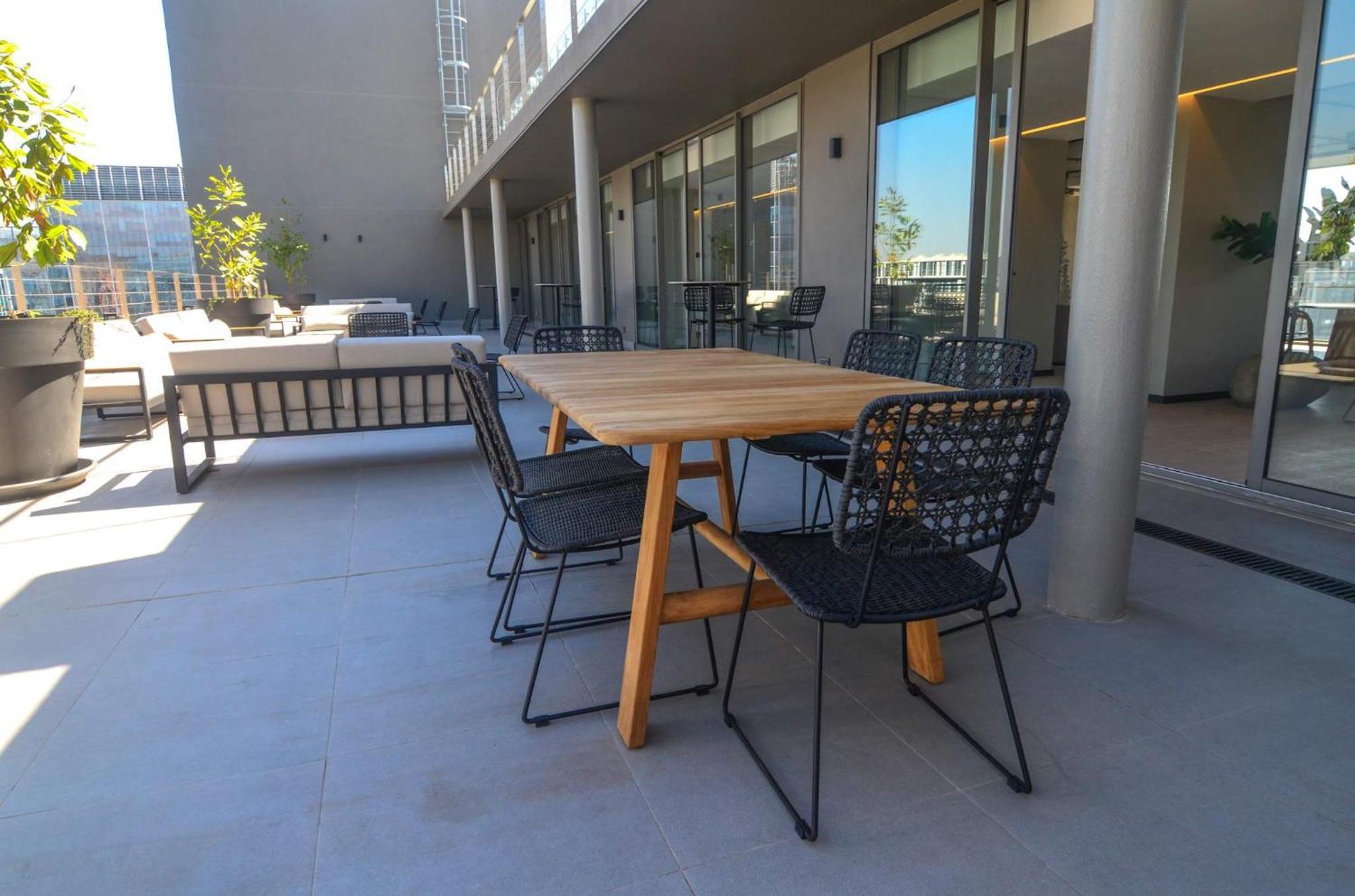 Prime Location In Condes Ideal For 3 Apartamento