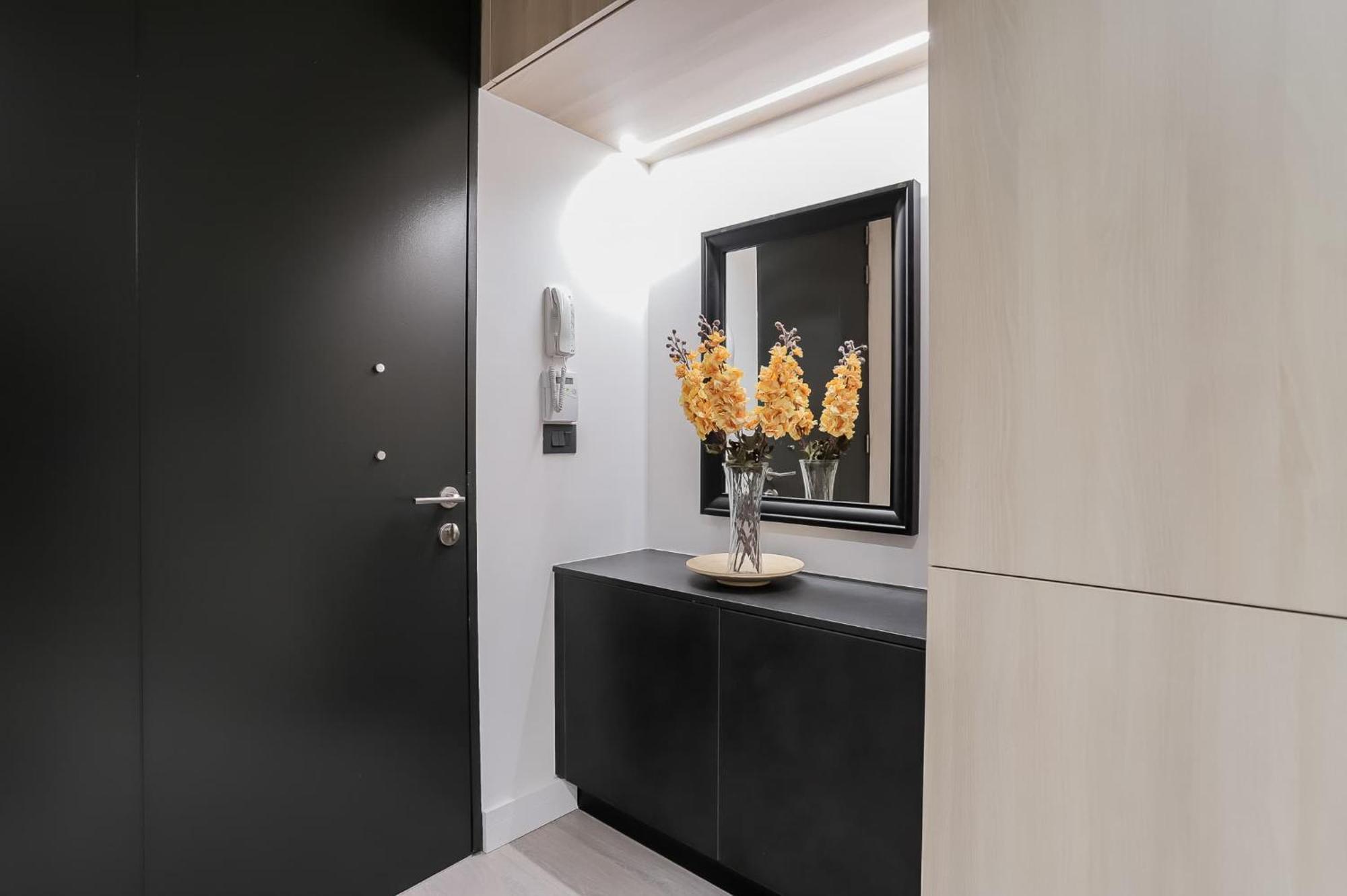 Prime Location In Condes Ideal For 3 * Santiago